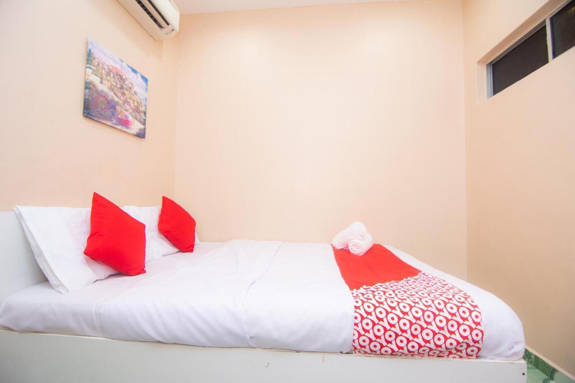 טנג'ונג מלים Oyo 1224 Hotel Hajah Rohayah מראה חיצוני תמונה
