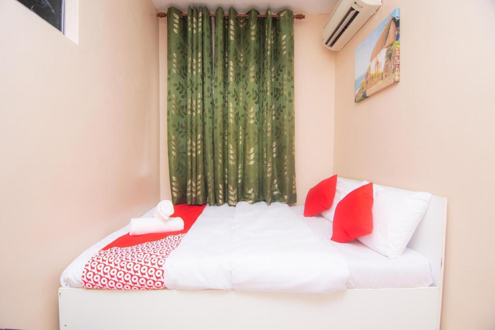 טנג'ונג מלים Oyo 1224 Hotel Hajah Rohayah מראה חיצוני תמונה