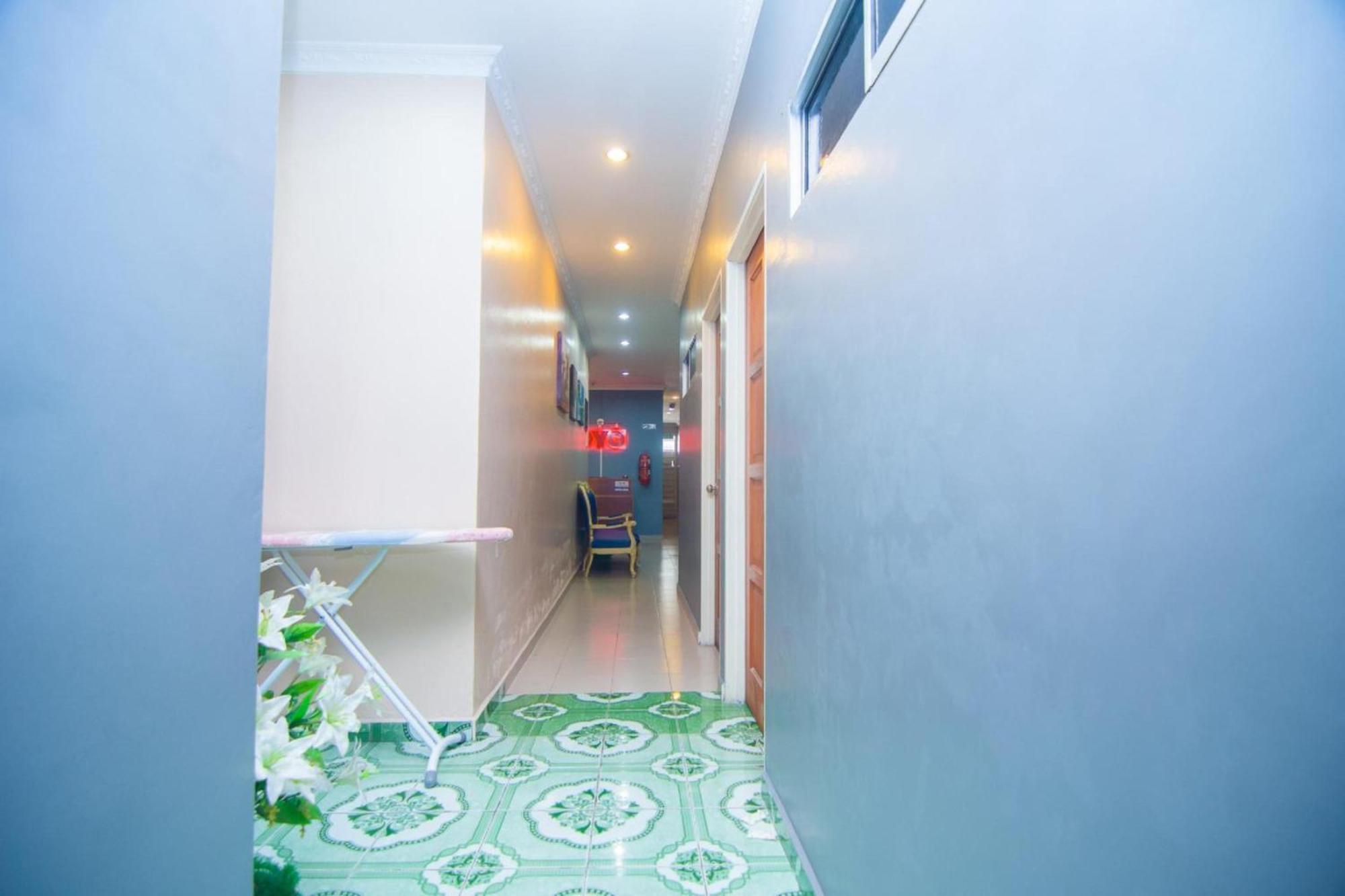 טנג'ונג מלים Oyo 1224 Hotel Hajah Rohayah מראה חיצוני תמונה